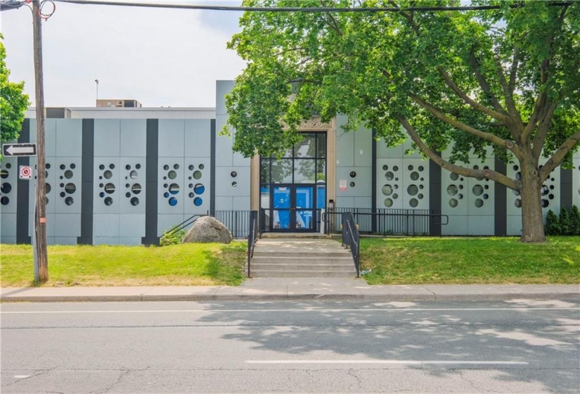 414 VICTORIA Avenue, Hamilton, Ontario L8L 5G8, ,Commercial,Lease/rent,VICTORIA,H4173330