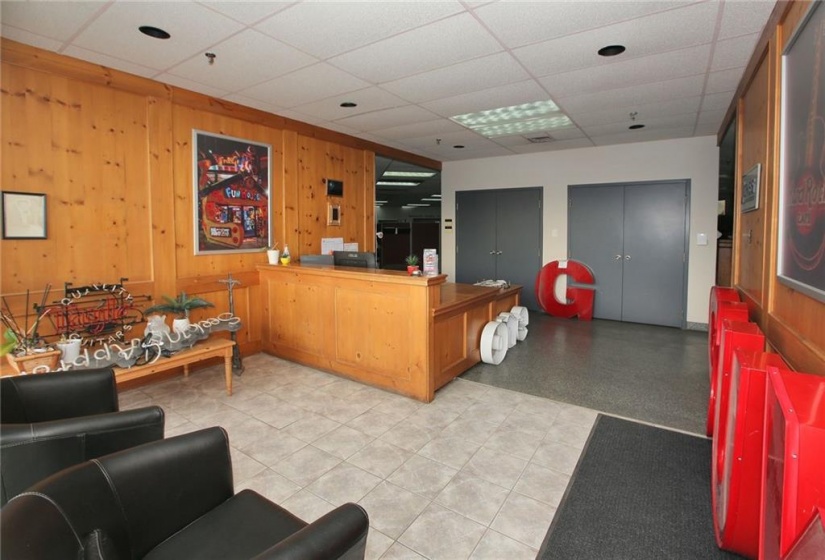 1140 Blair Road, Burlington, Ontario L7M 1K9, ,Commercial,Sale,Blair,H4178819