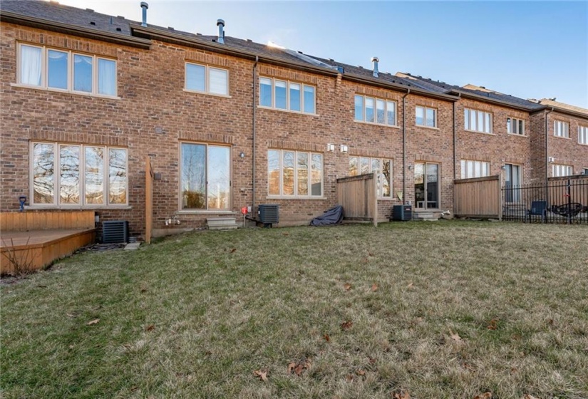 2453 Village Common, Oakville, Ontario L6M 0S2, 3 Bedrooms Bedrooms, ,3 BathroomsBathrooms,Residential,Sale,Village,H4184706