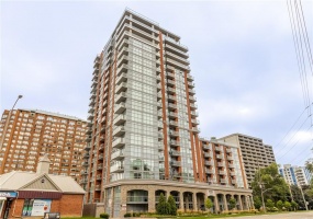 551 MAPLE Avenue, Burlington, Ontario L7S 1M7, 1 Bedroom Bedrooms, ,1 BathroomBathrooms,Residential,Sale,MAPLE,H4189496