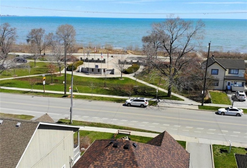 1060 BEACH Boulevard, Hamilton, Ontario L8H 6Z4, 4 Bedrooms Bedrooms, ,2 BathroomsBathrooms,Residential,Sale,BEACH,H4190057