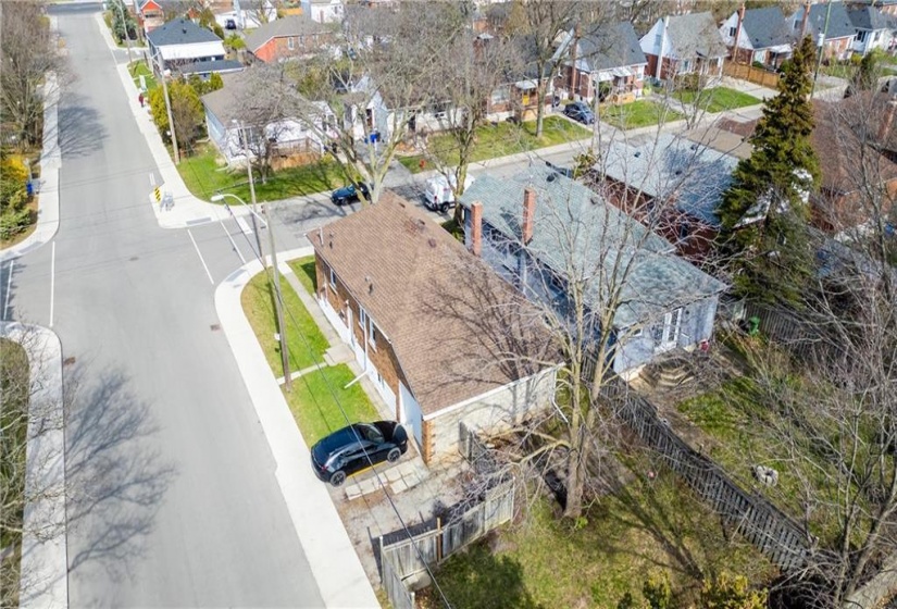 17 WEST 3RD Street, Hamilton, Ontario L9C 3J5, 6 Bedrooms Bedrooms, ,2 BathroomsBathrooms,Residential,Sale,WEST 3RD,H4190580