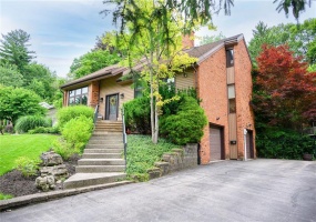 101 Hillcrest Avenue, Dundas, Ontario L9H 4X4, 3 Bedrooms Bedrooms, ,2 BathroomsBathrooms,Residential,Sale,Hillcrest,H4192317