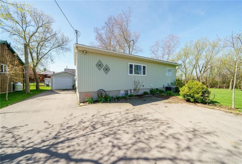 2970 LAKESHORE Road, Dunnville, Ontario N1A 2W8, 3 Bedrooms Bedrooms, ,1 BathroomBathrooms,Residential,Sale,LAKESHORE,H4192818