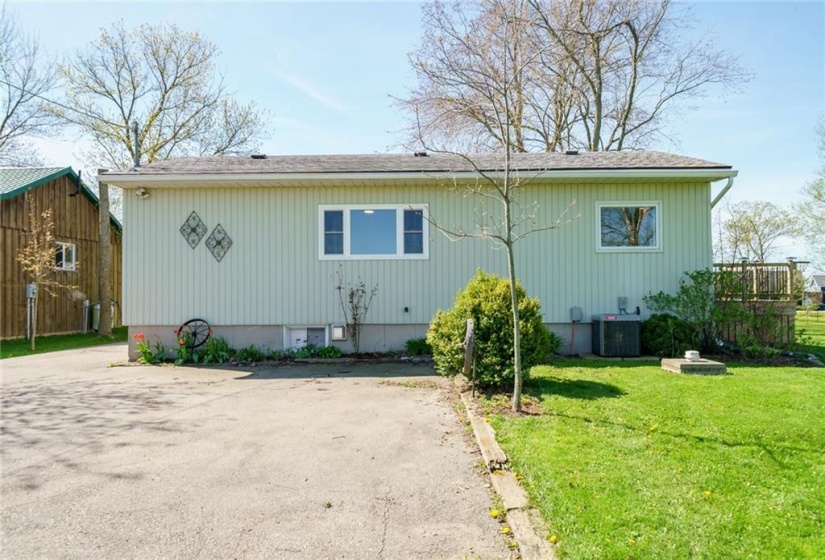 2970 LAKESHORE Road, Dunnville, Ontario N1A 2W8, 3 Bedrooms Bedrooms, ,1 BathroomBathrooms,Residential,Sale,LAKESHORE,H4192818