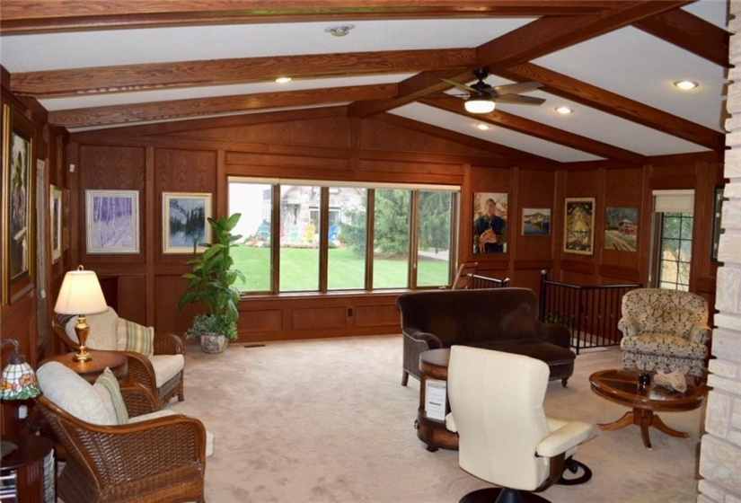 Vaulted ceilings accentuate the beautiful lake views from the Great Room.