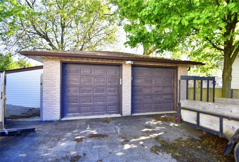 647 LIMERIDGE Road, Hamilton, Ontario L8W 1A2, 3 Bedrooms Bedrooms, ,1 BathroomBathrooms,Residential,Sale,LIMERIDGE,H4194125