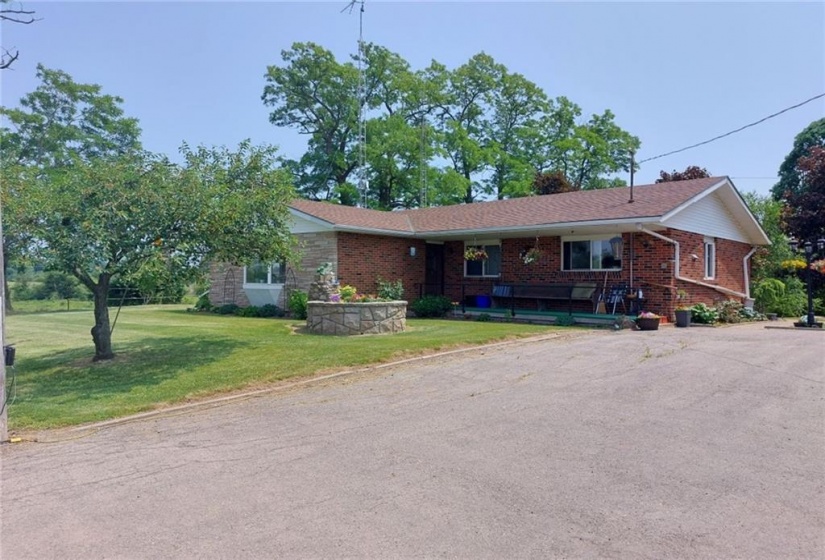 924 CONCESSION 2 WALPOLE Road, Nanticoke, Ontario N0A 1L0, 3 Bedrooms Bedrooms, ,2 BathroomsBathrooms,Residential,Sale,CONCESSION 2 WALPOLE,H4195414