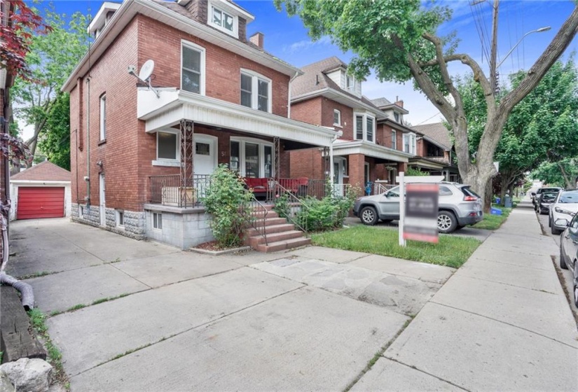 54 Spadina Avenue, Hamilton, Ontario L8M 2X7, 5 Bedrooms Bedrooms, ,2 BathroomsBathrooms,Residential,Sale,Spadina,H4195335