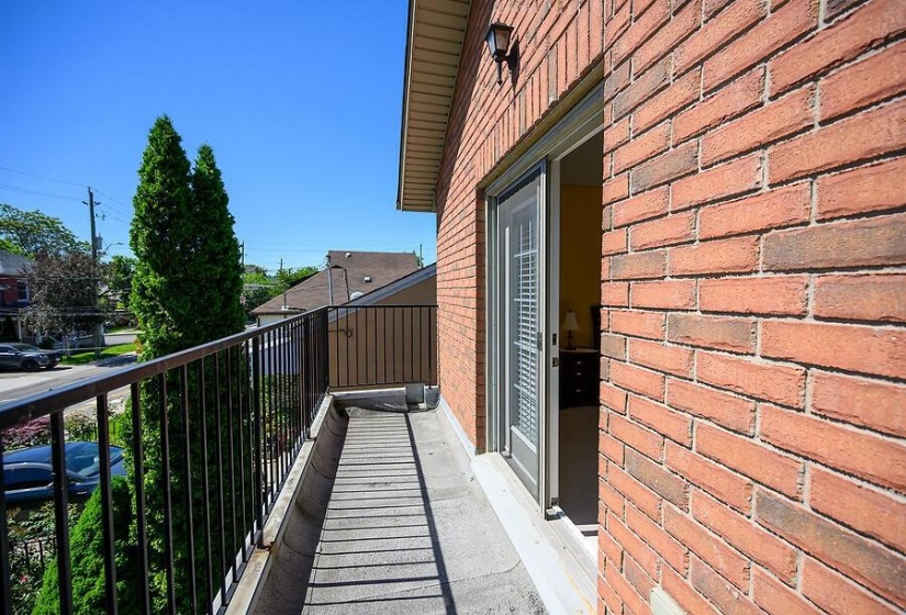 543 JOHN Street, Hamilton, Ontario L8L 4R9, 3 Bedrooms Bedrooms, ,2 BathroomsBathrooms,Residential,Sale,JOHN,H4195946