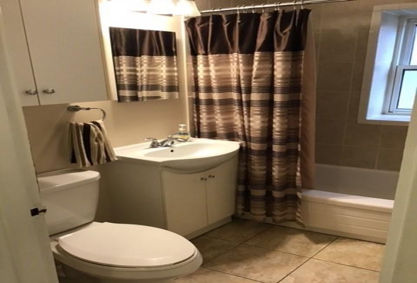 9 GRANT Boulevard, Dundas, Ontario L9H 4L5, 1 Bedroom Bedrooms, ,1 BathroomBathrooms,Residential,Sale,GRANT,H4196000