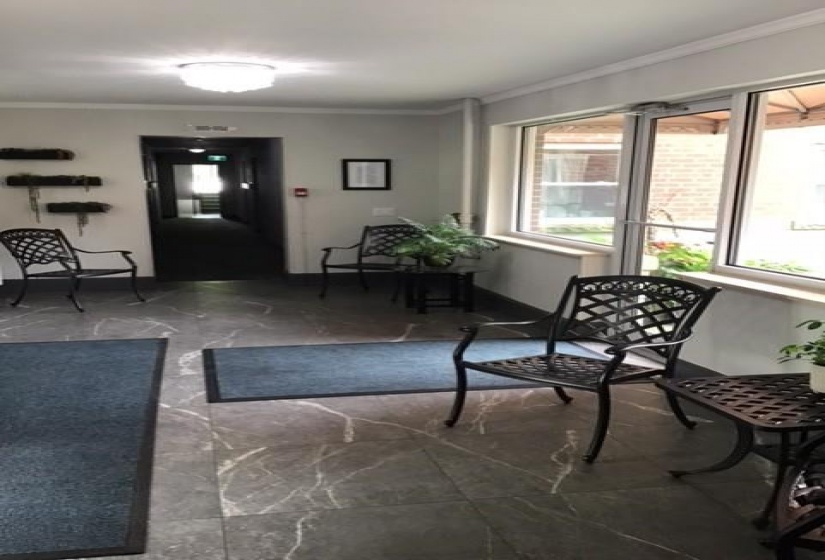 9 GRANT Boulevard, Dundas, Ontario L9H 4L5, 1 Bedroom Bedrooms, ,1 BathroomBathrooms,Residential,Sale,GRANT,H4196000