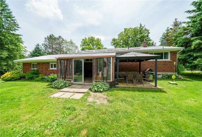 1419 NORFOLK COUNTY 19 Road, Norfolk County, Ontario N0E 1Z0, 4 Bedrooms Bedrooms, ,2 BathroomsBathrooms,Residential,Sale,NORFOLK COUNTY 19,H4196097