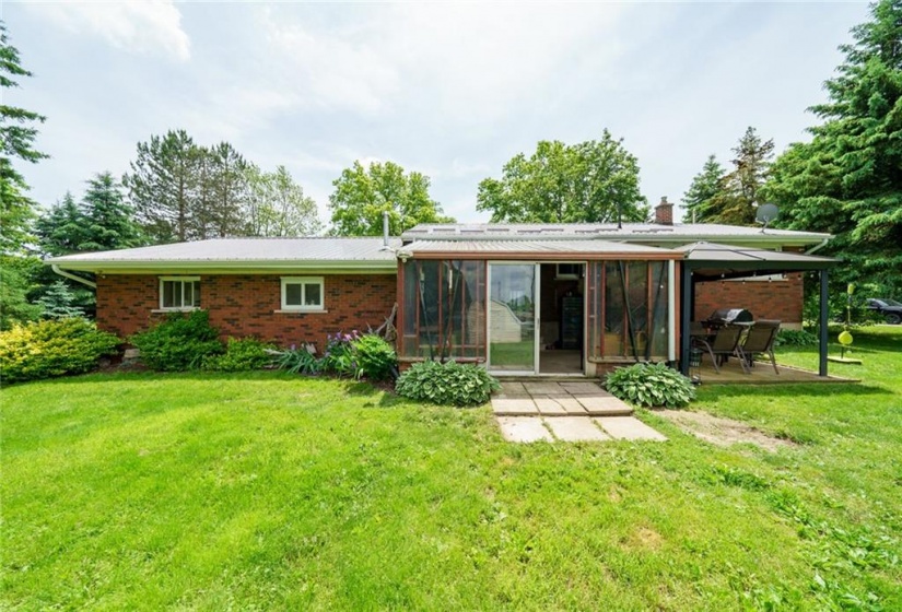 1419 NORFOLK COUNTY 19 Road, Norfolk County, Ontario N0E 1Z0, 4 Bedrooms Bedrooms, ,2 BathroomsBathrooms,Residential,Sale,NORFOLK COUNTY 19,H4196097