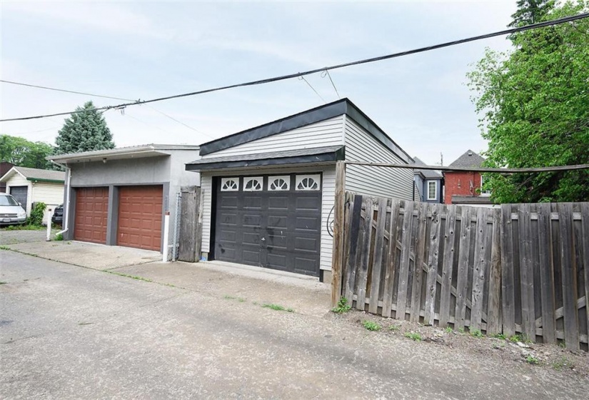 161 OAK Avenue, Hamilton, Ontario L8L 5M9, 4 Bedrooms Bedrooms, ,2 BathroomsBathrooms,Residential,Sale,OAK,H4196399