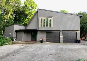 38 OAK Avenue, Dundas, Ontario L9H 4Y9, 3 Bedrooms Bedrooms, ,2 BathroomsBathrooms,Residential,Sale,OAK,H4197992