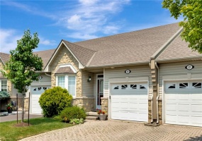 212 STONEHENGE Drive, Ancaster, Ontario L9K 1N5, 2 Bedrooms Bedrooms, ,1 BathroomBathrooms,Residential,Sale,STONEHENGE,H4197814