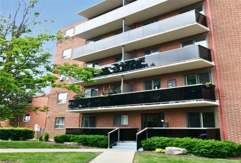 2373 KING Street, Hamilton, Ontario L8K 1X9, 1 Bedroom Bedrooms, ,1 BathroomBathrooms,Residential,Sale,KING,H4199158