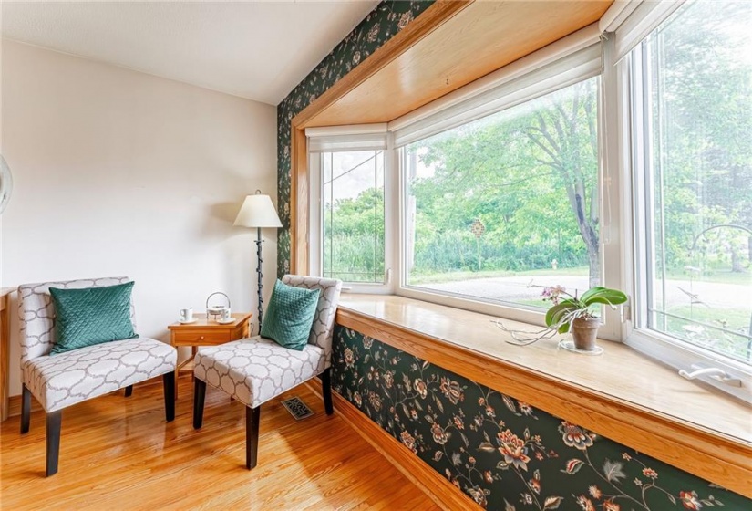 Bay window with custom blinds