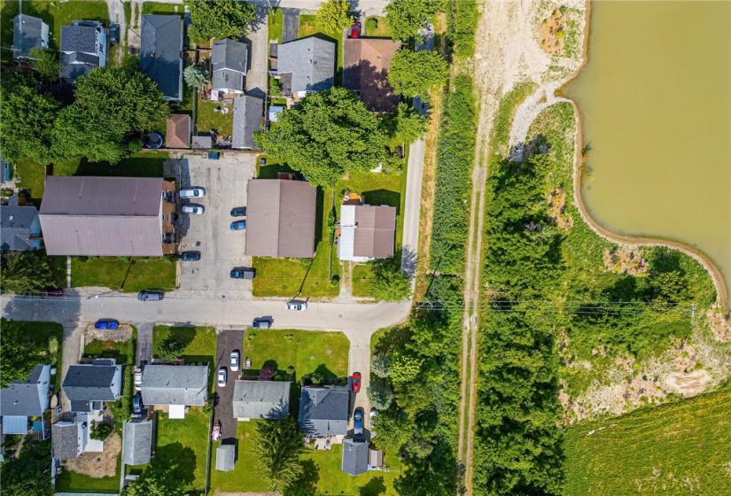 Sweet neighbourhood, 1 minute to Tim Horton's, Cdn Tire, Home Hardware, Sobey's & MORE