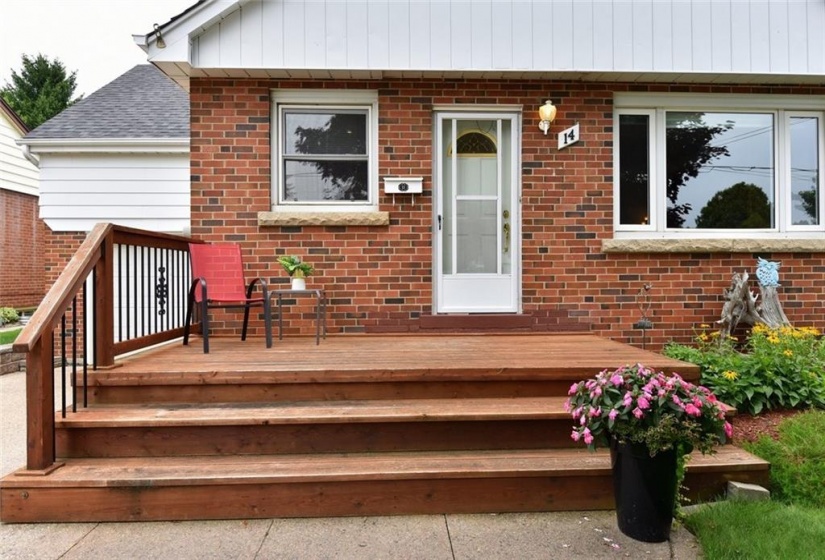 14 DAVID Street, Dundas, Ontario L9H 4R7, 3 Bedrooms Bedrooms, ,2 BathroomsBathrooms,Residential,Sale,DAVID,H4199709