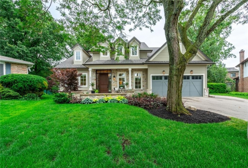 257 Surrey Drive, Oakville, Ontario L6L 3T6, 5 Bedrooms Bedrooms, ,4 BathroomsBathrooms,Residential,Sale,Surrey,H4200459