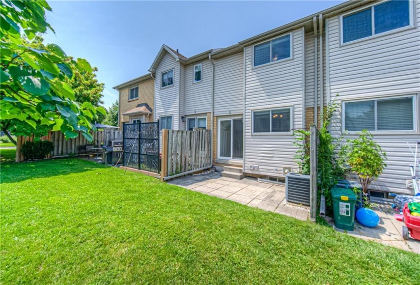 2920 HEADON FOREST Drive, Burlington, Ontario L7M 4H1, 2 Bedrooms Bedrooms, ,1 BathroomBathrooms,Residential,Sale,HEADON FOREST,H4201036