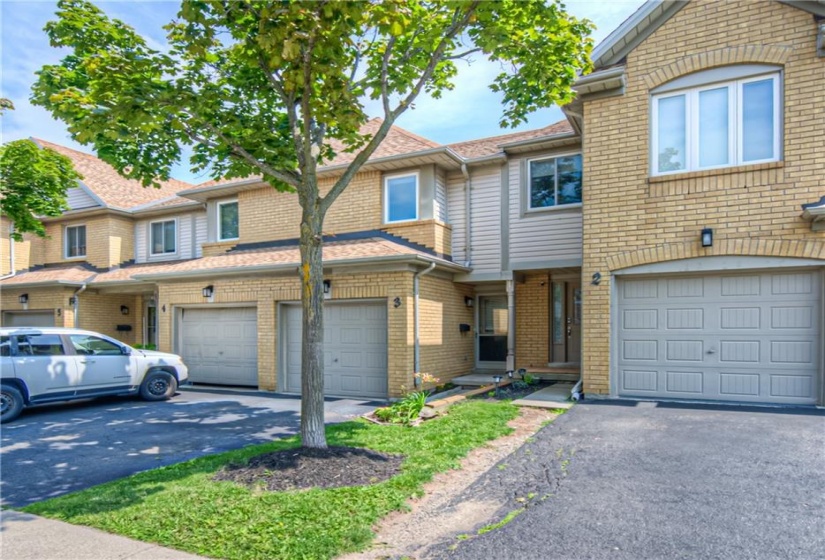 2920 HEADON FOREST Drive, Burlington, Ontario L7M 4H1, 2 Bedrooms Bedrooms, ,1 BathroomBathrooms,Residential,Sale,HEADON FOREST,H4201036