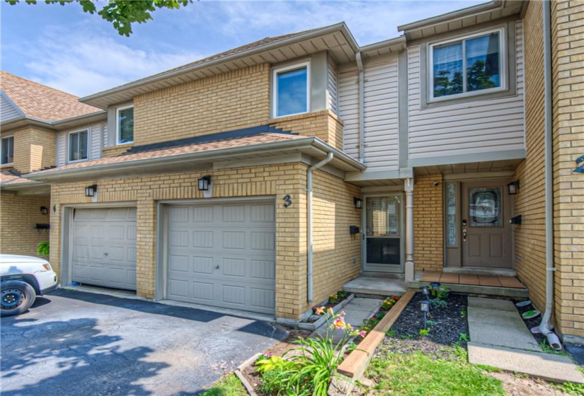 2920 HEADON FOREST Drive, Burlington, Ontario L7M 4H1, 2 Bedrooms Bedrooms, ,1 BathroomBathrooms,Residential,Sale,HEADON FOREST,H4201036