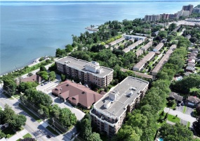 100 BURLOAK Drive, Burlington, Ontario L7L 6P6, 1 Bedroom Bedrooms, ,1 BathroomBathrooms,Residential,Sale,BURLOAK,H4201268