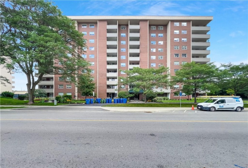 1425 GHENT Avenue, Burlington, Ontario L7S 1X5, 2 Bedrooms Bedrooms, ,1 BathroomBathrooms,Residential,Sale,GHENT,H4201750