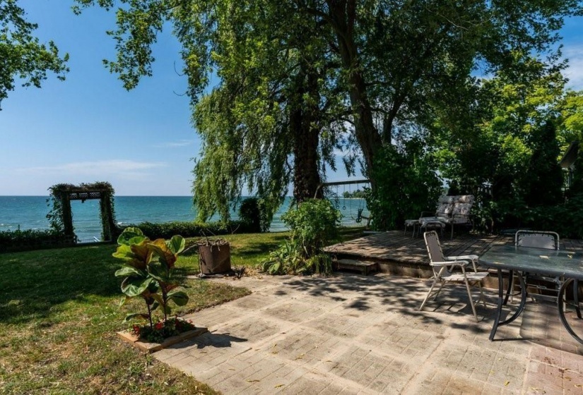 2592 LAKESHORE Road, Dunnville, Ontario N1A 2W8, 4 Bedrooms Bedrooms, ,1 BathroomBathrooms,Residential,Sale,LAKESHORE,H4183430