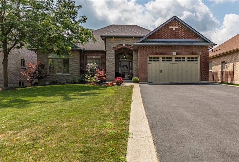 71 NEWPORT Lane, Port Dover, Ontario N0A 1N7, 5 Bedrooms Bedrooms, ,3 BathroomsBathrooms,Residential,Sale,NEWPORT,H4202116