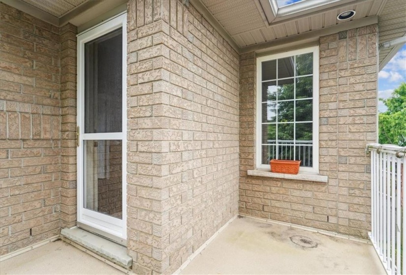 2232 CREEKVIEW Drive, Burlington, Ontario L7M 4N5, 4 Bedrooms Bedrooms, ,2 BathroomsBathrooms,Residential,Sale,CREEKVIEW,H4201589