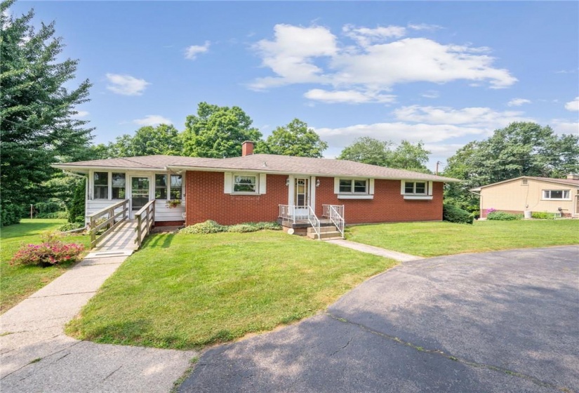 5244 CEDAR SPRINGS Road, Burlington, Ontario L7P 0B9, 3 Bedrooms Bedrooms, ,1 BathroomBathrooms,Residential,Sale,CEDAR SPRINGS,H4202083