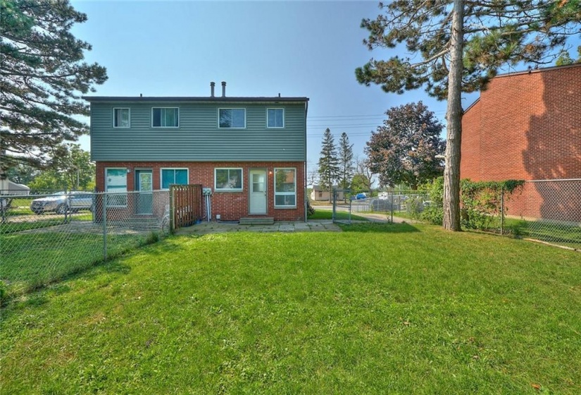 527 Main Street, Dunnville, Ontario N1A 2Y5, 2 Bedrooms Bedrooms, ,1 BathroomBathrooms,Residential,Sale,Main,H4202269