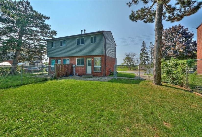 527 Main Street, Dunnville, Ontario N1A 2Y5, 2 Bedrooms Bedrooms, ,1 BathroomBathrooms,Residential,Sale,Main,H4202269