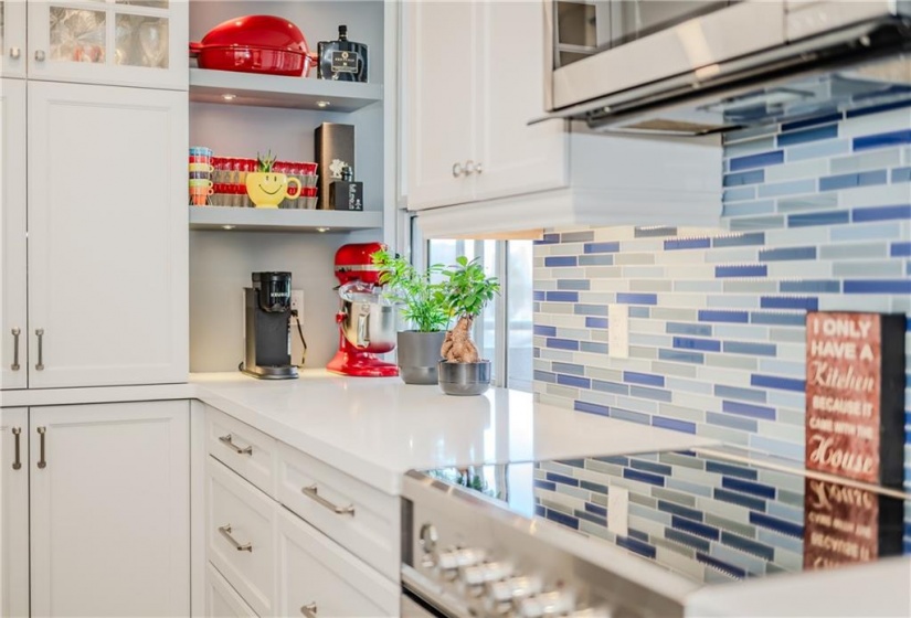 Display shelves turn your favourite kitchen appliances and dishes into works of art.