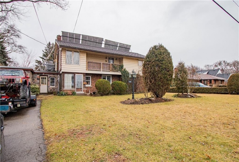 100 QUEEN MARY Avenue, Burlington, Ontario L7T 2G7, 3 Bedrooms Bedrooms, ,1 BathroomBathrooms,Residential,Sale,QUEEN MARY,H4202085