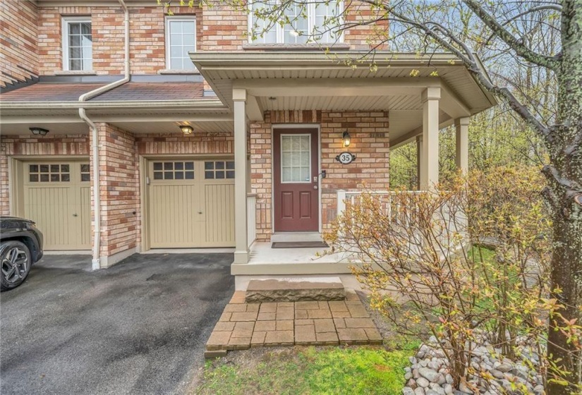 233 Duskywing Way, Oakville, Ontario L6L 0C5, 3 Bedrooms Bedrooms, ,3 BathroomsBathrooms,Residential,Sale,Duskywing,H4203276