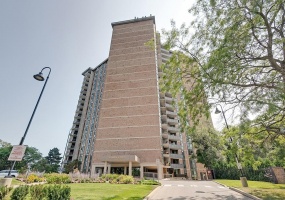 5250 LAKESHORE Road, Burlington, Ontario L7L 5L2, 1 Bedroom Bedrooms, ,1 BathroomBathrooms,Residential,Sale,LAKESHORE,H4203296