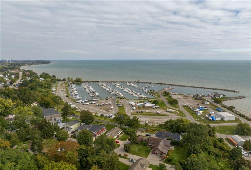 16 Broad Street, Port Dover, Ontario N0A 1N7, 3 Bedrooms Bedrooms, ,1 BathroomBathrooms,Residential,Sale,Broad,H4202690