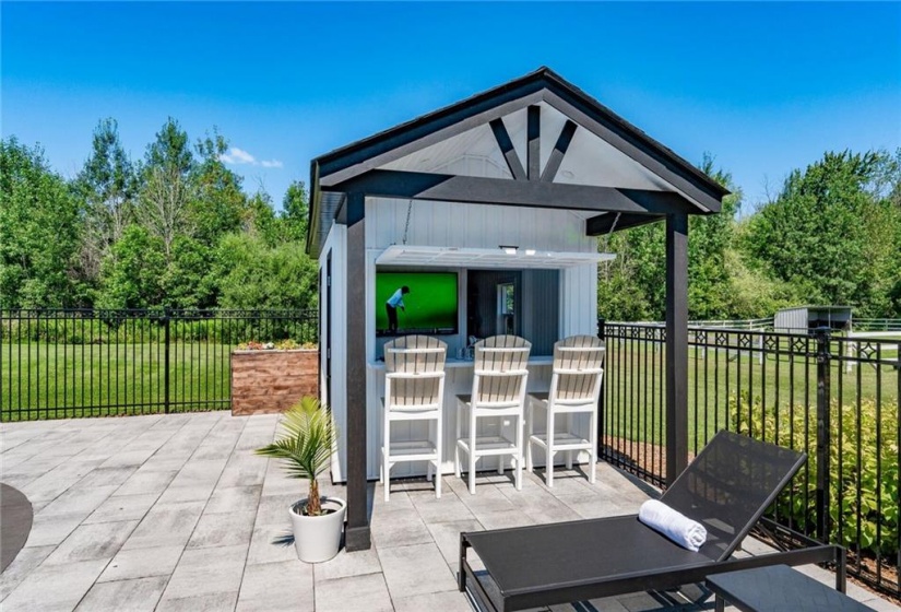 Pool House with Patio Bar