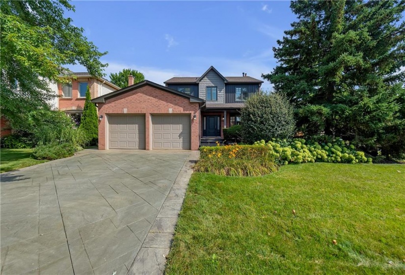 2107 COUNTRY CLUB Drive, Burlington, Ontario L7M 4A4, 4 Bedrooms Bedrooms, ,3 BathroomsBathrooms,Residential,Sale,COUNTRY CLUB,H4203078