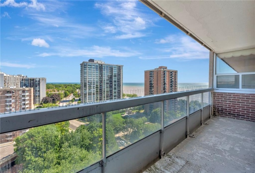 2263 MARINE Drive, Oakville, Ontario L6L 5K1, 3 Bedrooms Bedrooms, ,1 BathroomBathrooms,Residential,Sale,MARINE,H4203183