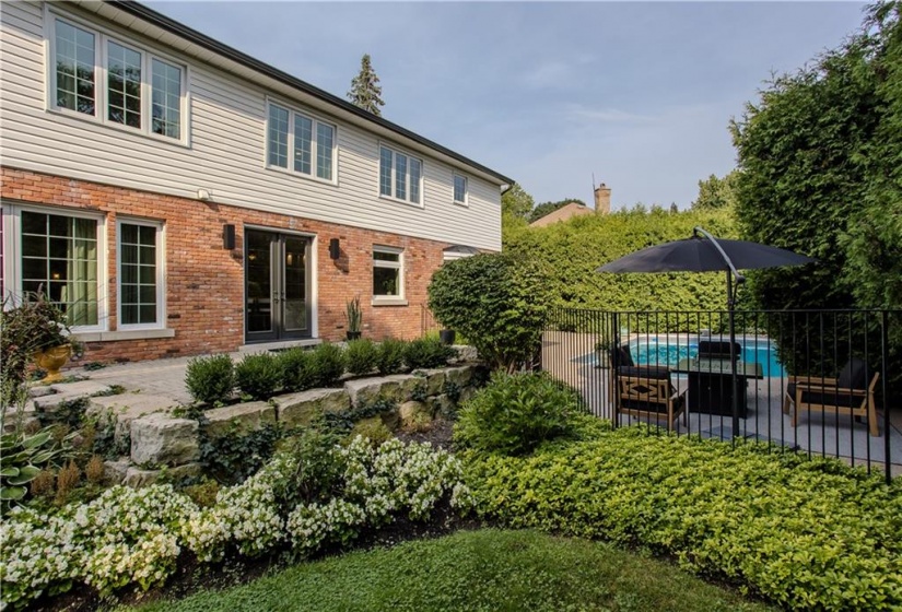 4016 LANTERN Lane, Burlington, Ontario L7L 5Z2, 6 Bedrooms Bedrooms, ,4 BathroomsBathrooms,Residential,Sale,LANTERN,H4204704