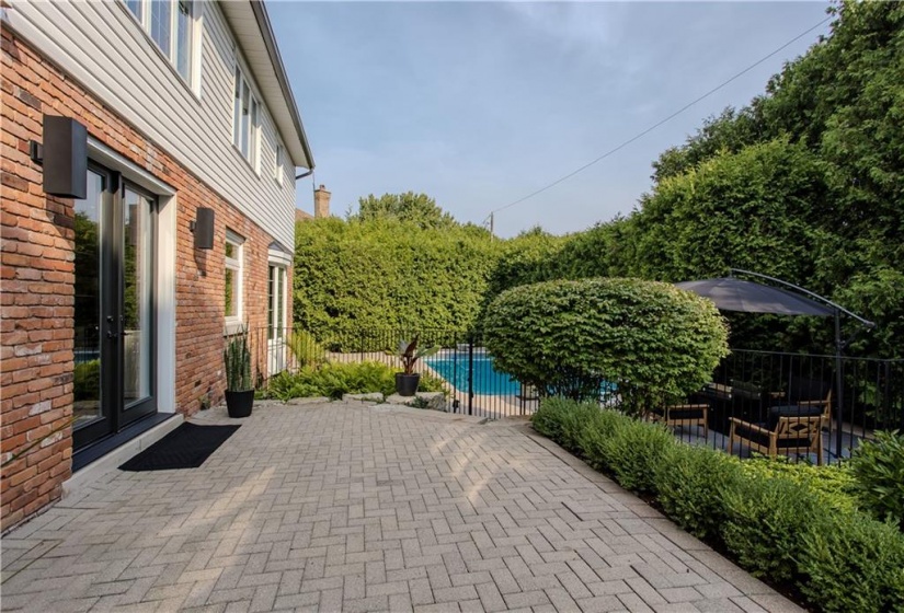 4016 LANTERN Lane, Burlington, Ontario L7L 5Z2, 6 Bedrooms Bedrooms, ,4 BathroomsBathrooms,Residential,Sale,LANTERN,H4204704