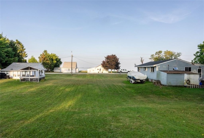 15 MOHAWK POINT Road, Dunnville, Ontario N0A 1K0, 2 Bedrooms Bedrooms, ,1 BathroomBathrooms,Residential,Sale,MOHAWK POINT,H4203467