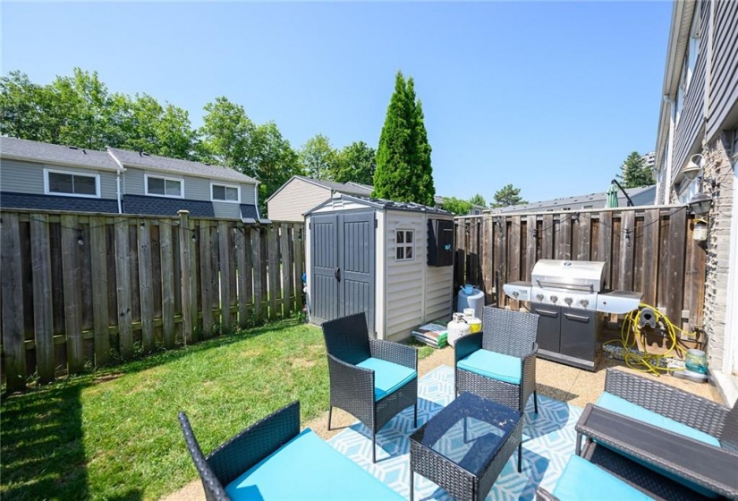 2050 UPPER MIDDLE Road, Burlington, Ontario L7P 3R9, 3 Bedrooms Bedrooms, ,1 BathroomBathrooms,Residential,Sale,UPPER MIDDLE,H4201915