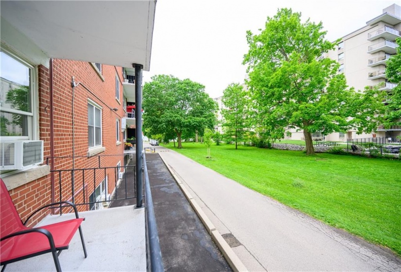 1377 LAKESHORE Road, Burlington, Ontario L7S 1B1, 1 Bedroom Bedrooms, ,1 BathroomBathrooms,Residential,Sale,LAKESHORE,H4205131